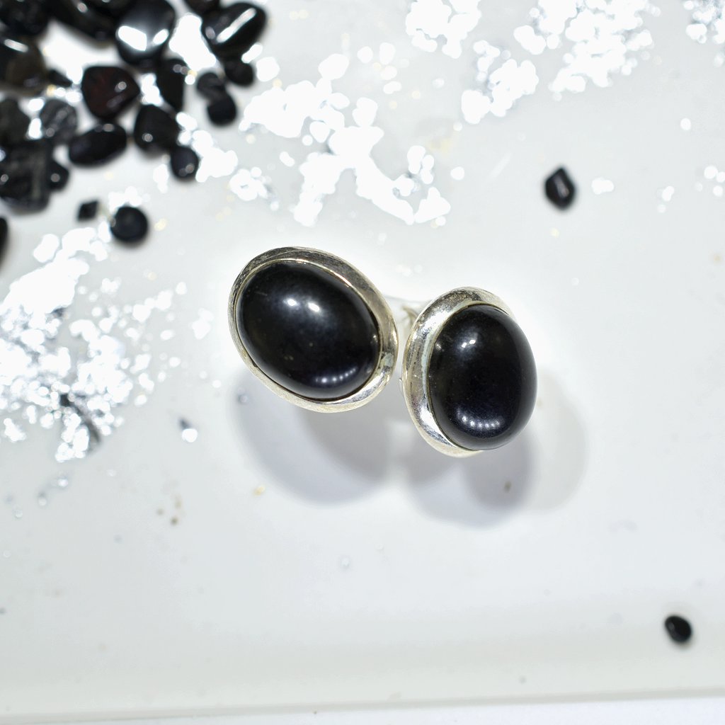Light Earring with Onyx