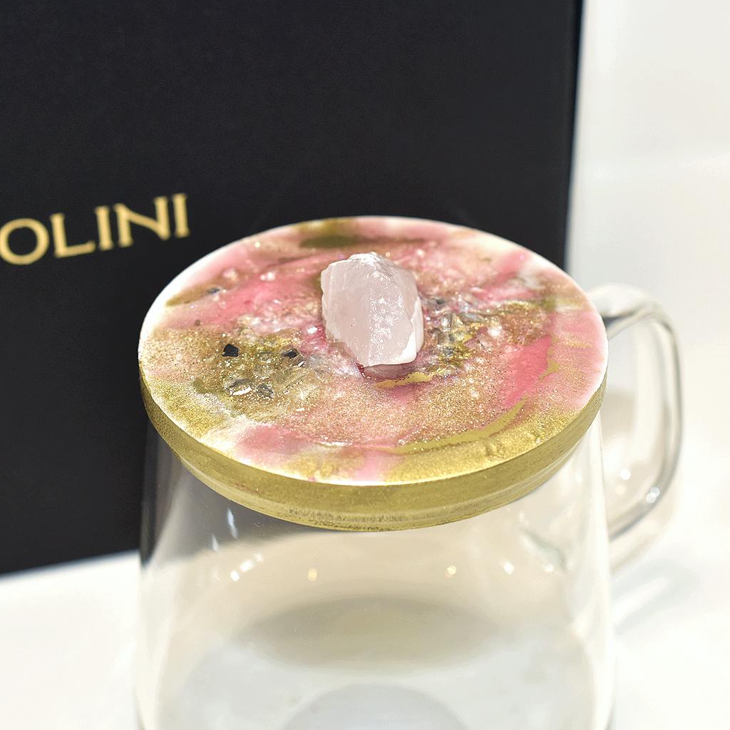 Glass mugs with decorated stopper